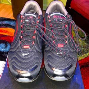 Air Max 720/With Original Box and Extra Strings